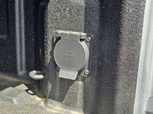 Used 2024 Chevrolet Silverado 1500 ZR2 AWD/4WD image 14