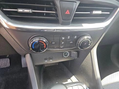 Used 2025 Buick Encore GX Preferred FWD image 18