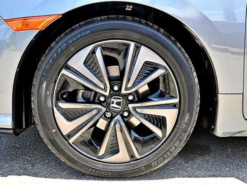 Used 2018 Honda Civic EX image 10