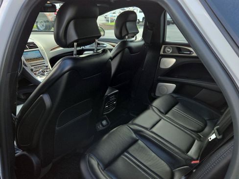 Used 2017 Lincoln MKZ Reserve w/ Luxury Package AWD/4WD image 14