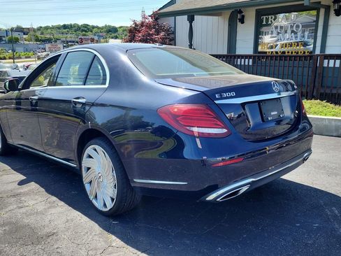 Used 2018 Mercedes-Benz E 300 E 300 4MATIC Sedan 4D image 7
