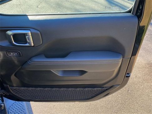 Used 2022 Jeep Gladiator Overland w/ Popular Equipment Package image 38