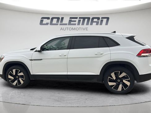 Used 2024 Volkswagen Atlas Cross Sport SE FWD image 8