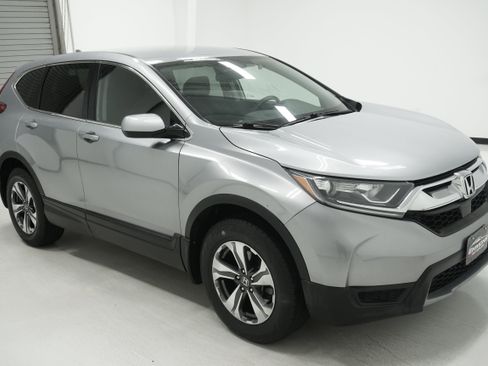 Used 2018 Honda CR-V LX image 3