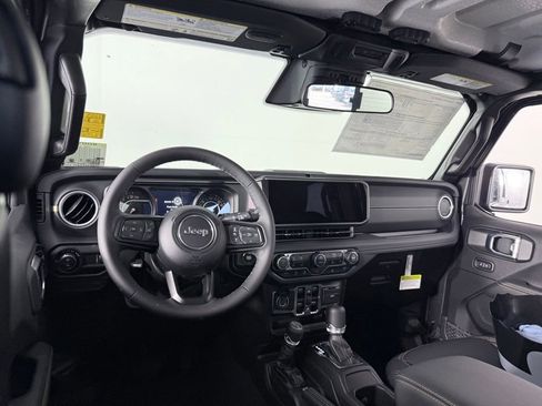 New 2026 Jeep Gladiator Sahara image 14