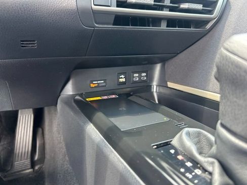 Used 2025 Toyota Camry LE FWD image 23