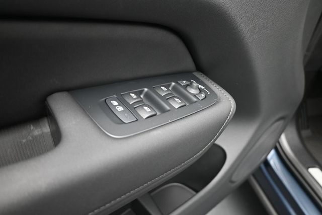 New 2027 Volvo XC60 B5 Plus AWD/4WD image 20