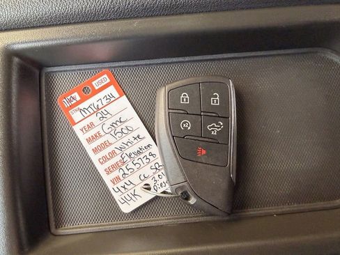 Used 2024 GMC Sierra 1500 Elevation image 46