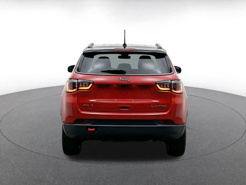 Used 2025 Jeep Compass Trailhawk AWD/4WD image 7