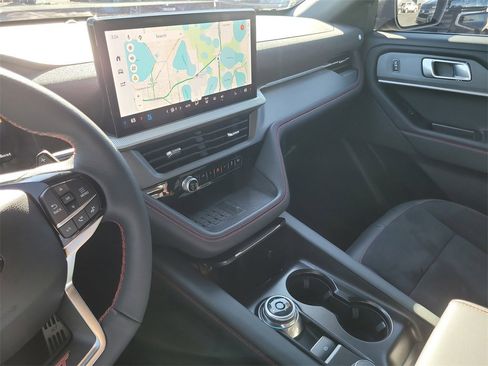 Used 2025 Ford Explorer ST image 21