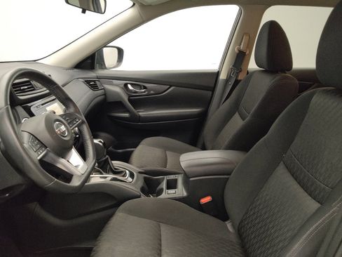 Used 2017 Nissan Rogue SV FWD image 17