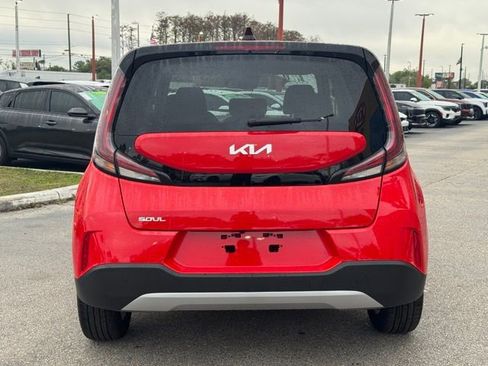 Certified 2025 Kia Soul LX image 3