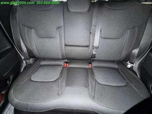 Used 2016 Jeep Renegade Trailhawk image 22