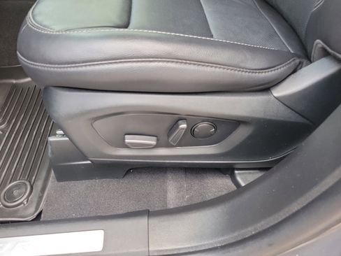 Used 2023 Ford Explorer Limited w/ Limited Technology Package RWD image 18