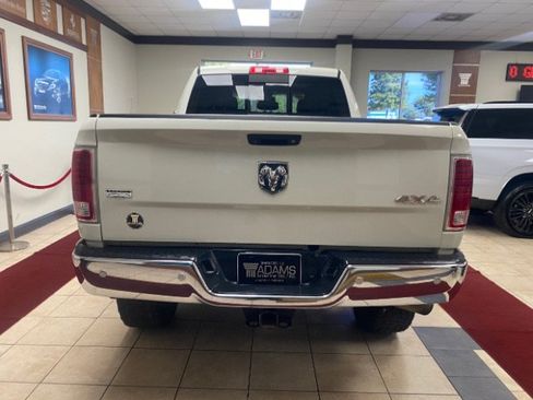 Used 2018 RAM 2500 Laramie w/ Convenience Group AWD/4WD image 3