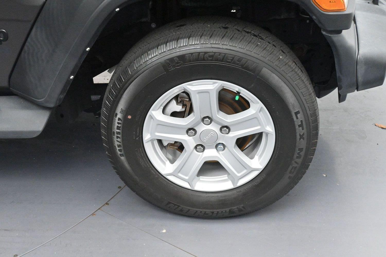 Used 2022 Jeep Wrangler Unlimited Sport AWD/4WD image 31