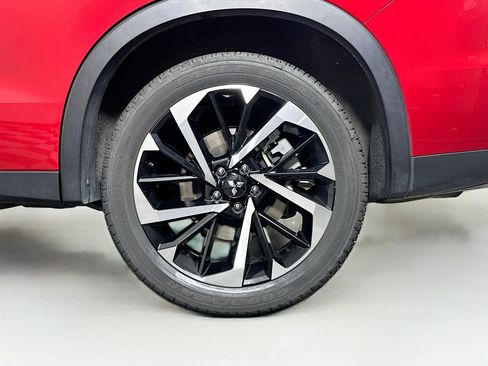 Used 2024 Mitsubishi Outlander SE FWD image 11