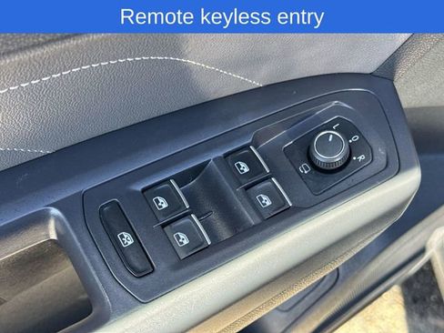 Used 2021 Volkswagen Atlas Cross Sport SEL Premium image 16