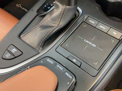 Used 2022 Lexus UX 250h w/ Accessory Package (Z2) AWD/4WD image 52