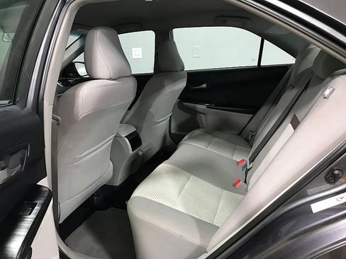 Used 2014 Toyota Camry FWD image 19