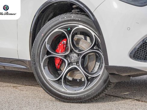 New 2025 Alfa Romeo Stelvio Sprint w/ Veloce Package AWD/4WD image 2