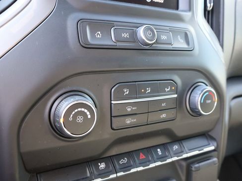 Used 2022 Chevrolet Silverado 2500 Custom w/ Custom Value Package image 34