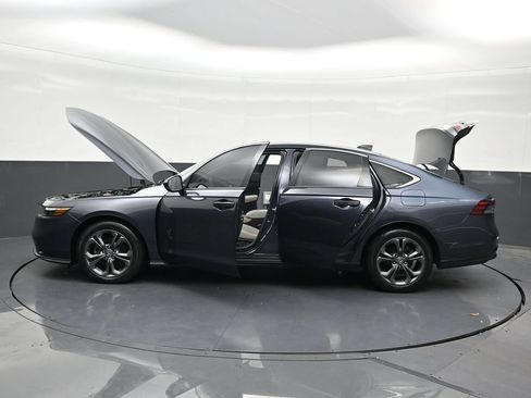 Used 2023 Honda Accord EX image 31