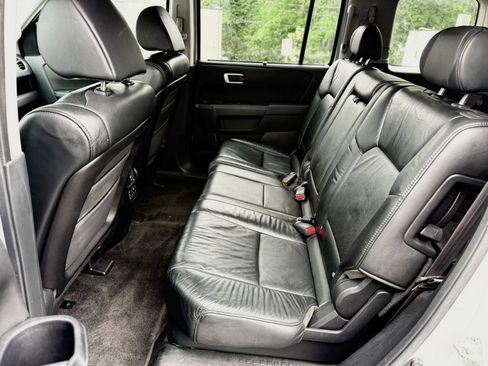 Used 2011 Honda Pilot Touring image 11