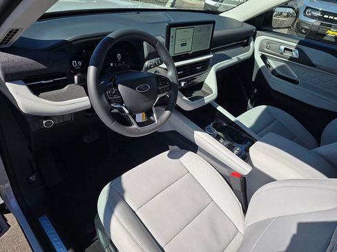 New 2026 Ford Explorer Platinum w/ LUX Leather Package AWD/4WD image 2