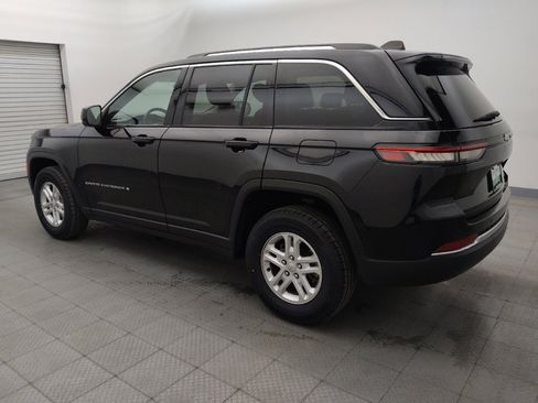 Used 2024 Jeep Grand Cherokee Laredo RWD image 3