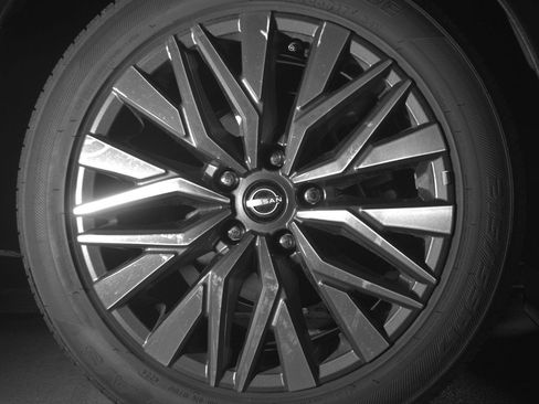 Used 2025 Nissan Altima 2.5 SV image 15