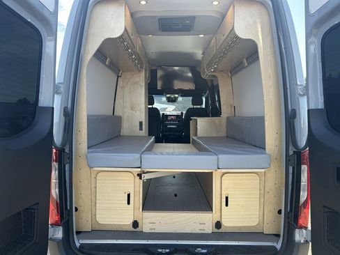 Used 2024 Mercedes-Benz Sprinter 2500 image 22