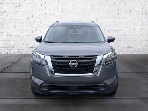 Used 2024 Nissan Pathfinder SV AWD/4WD image 3