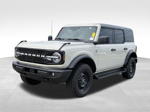 Used 2026 Ford Bronco Outer Banks AWD/4WD image 1