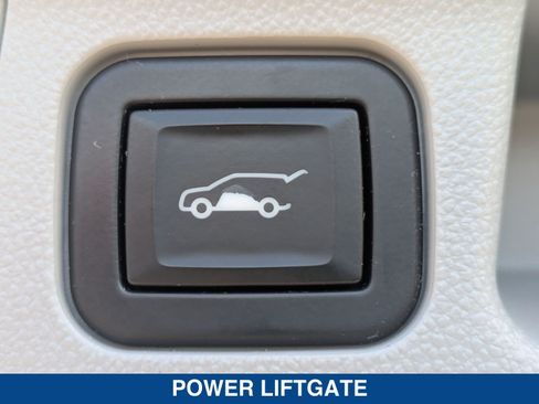 Used 2020 GMC Acadia SLT w/ Driver Alert Package II FWD image 15