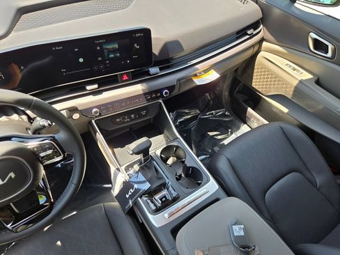 New 2026 Kia Carnival EX FWD image 22