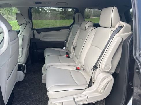 New 2026 Honda Odyssey Touring image 12