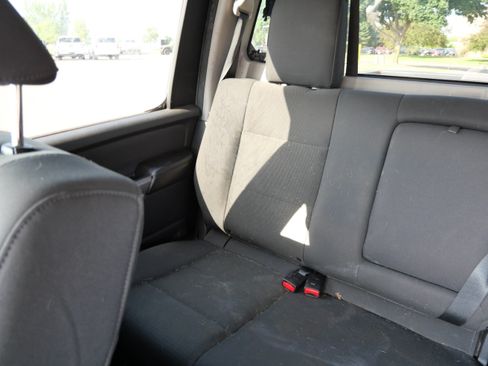Used 2015 Nissan Titan S AWD/4WD image 12