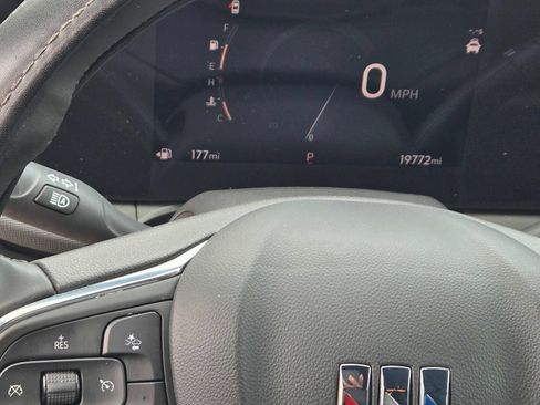 Used 2025 Buick Envista Sport Touring w/ Convenience I Package FWD image 13