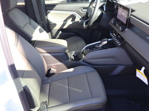 Used 2026 Chevrolet Colorado ZR2 image 37