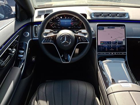 Used 2023 Mercedes-Benz S 500 4MATIC w/ AMG Line image 12