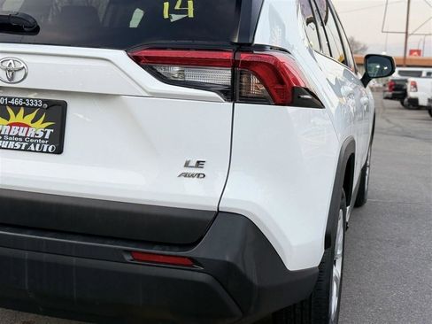 Used 2024 Toyota RAV4 LE AWD/4WD image 14