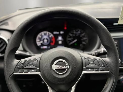 Used 2022 Nissan Kicks SV FWD image 18