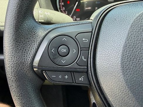 Used 2025 Toyota RAV4 XLE FWD image 23