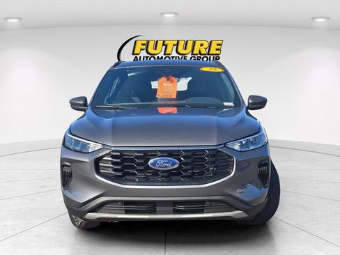Used 2025 Ford Escape ST-Line AWD/4WD image 2