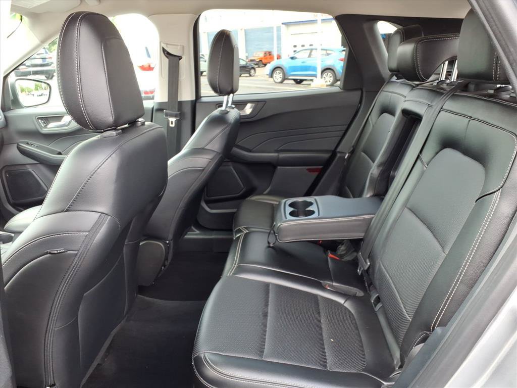 Used 2022 Ford Escape Titanium w/ Class II Trailer Tow Package AWD/4WD image 29