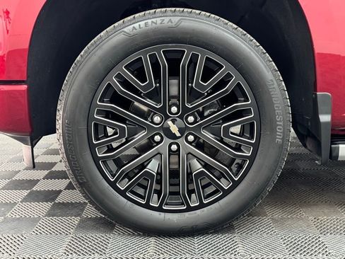 Used 2024 Chevrolet Silverado 1500 High Country AWD/4WD image 16