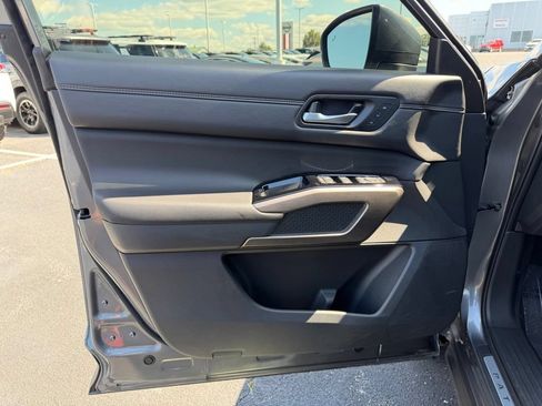 Used 2025 Nissan Pathfinder Platinum w/ Cargo Package FWD image 13