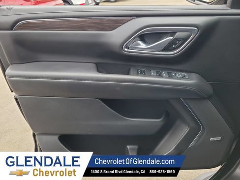 Used 2024 Chevrolet Suburban LT AWD/4WD image 36