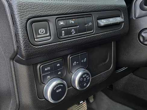 Used 2021 GMC Yukon Denali w/ LPO, Illumination Package AWD/4WD image 14